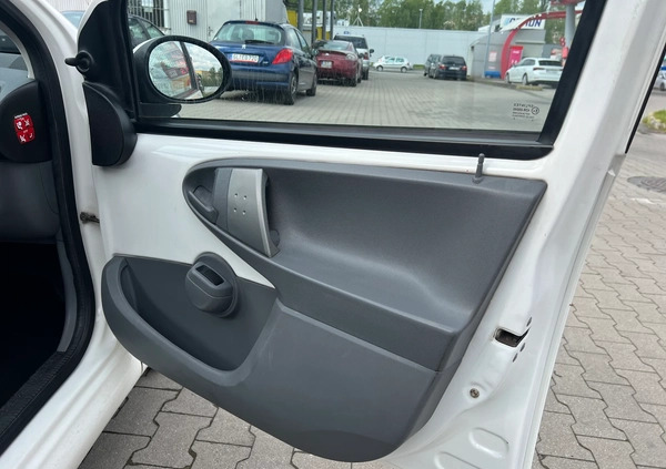 Toyota Aygo cena 17800 przebieg: 162000, rok produkcji 2011 z Drobin małe 232